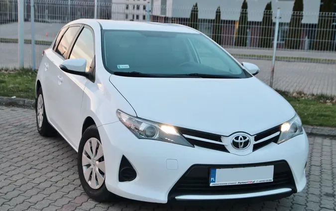 toyota auris dolnośląskie Toyota Auris cena 43900 przebieg: 129000, rok produkcji 2015 z Wałbrzych